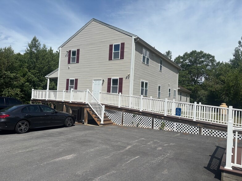4 Old Douglas Rd, Webster, MA à vendre - Photo du bâtiment - Image 3 de 9