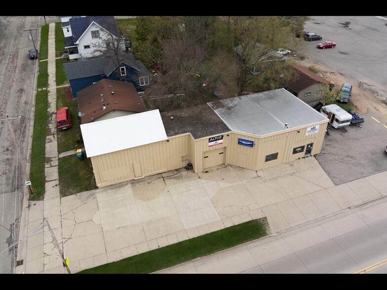 111 4th St NW, Montgomery, MN for sale - Building Photo - Image 1 of 1