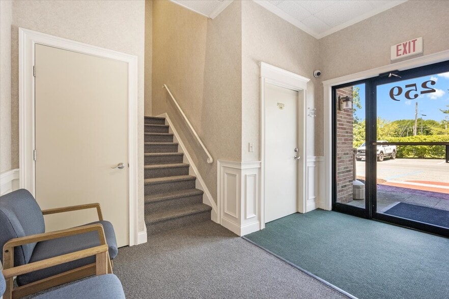 255 Route 17K, Newburgh, NY for lease - Interior Photo - Image 3 of 4
