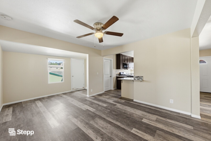 1817 Stanley Ave, Signal Hill, CA for sale - Building Photo - Image 3 of 19
