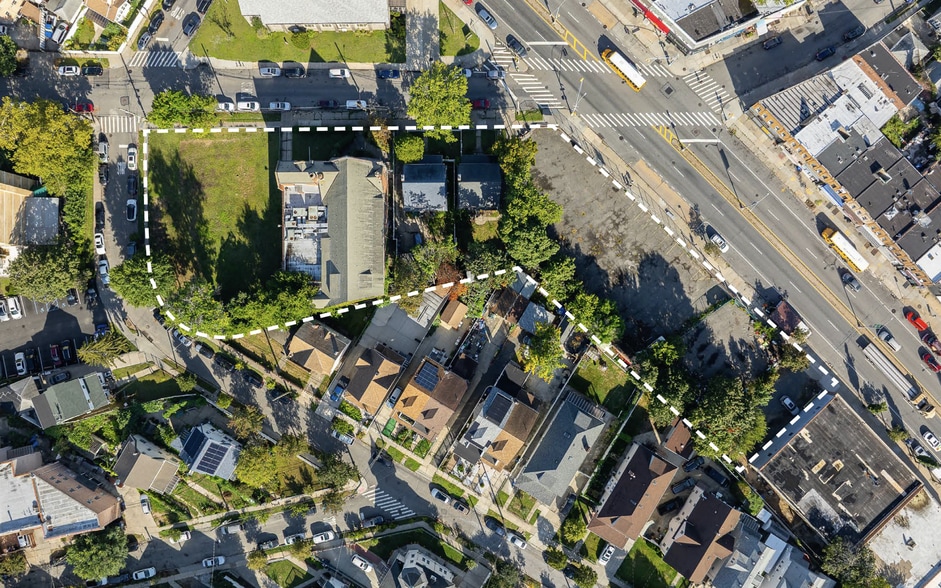 196-04-196-26 Woodhull Ave, Hollis, NY for sale - Primary Photo - Image 1 of 4