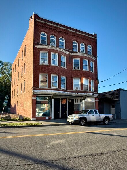 93 Front St, Binghamton, NY à vendre - Photo du bâtiment - Image 2 de 58