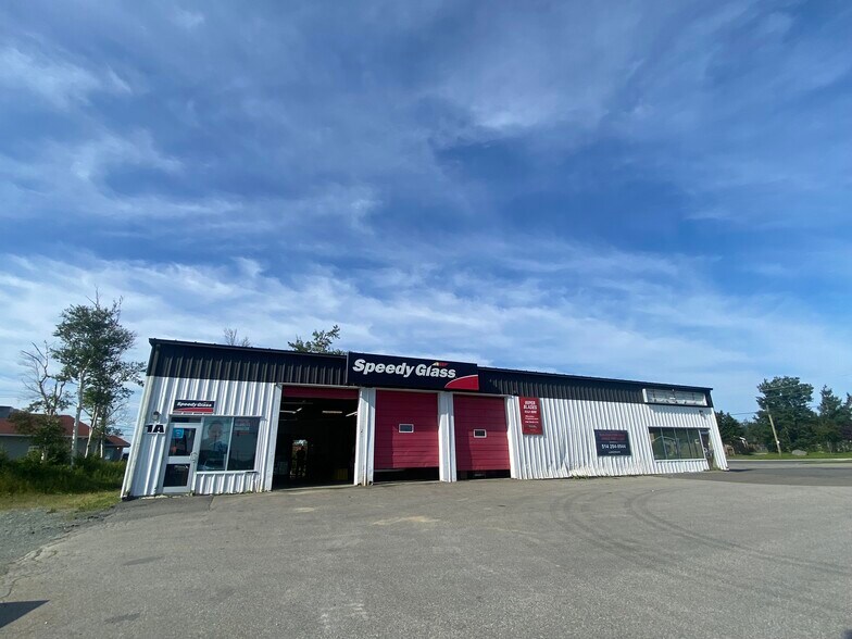 1 Elizabeth Dr, Gander, NL à vendre - Photo du bâtiment - Image 2 de 4