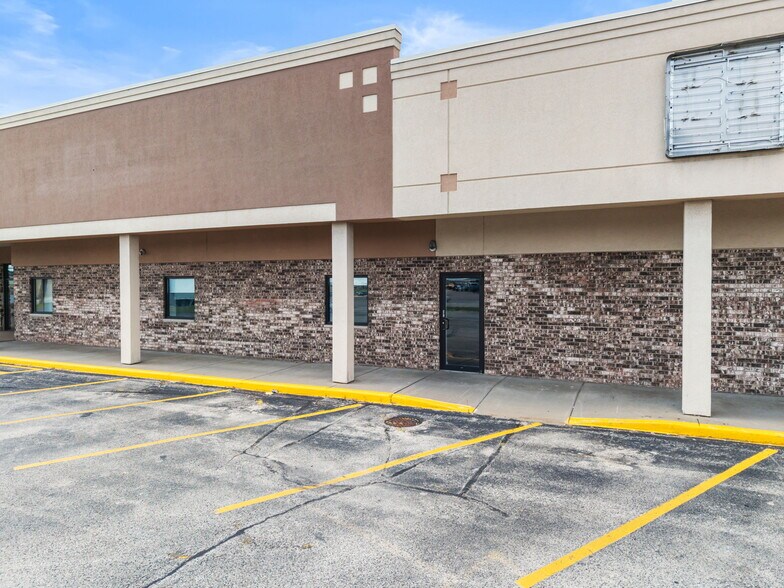 1597 E Main St, Reedsburg, WI à vendre - Photo du bâtiment - Image 1 de 1