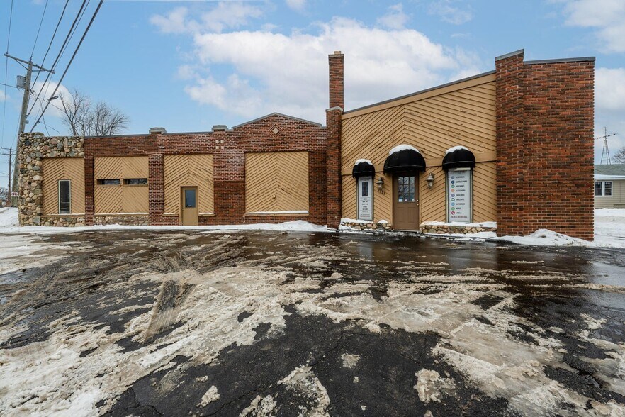 1719 Lakeshore Dr, Saint Joseph, MI à vendre - Photo du bâtiment - Image 2 de 8