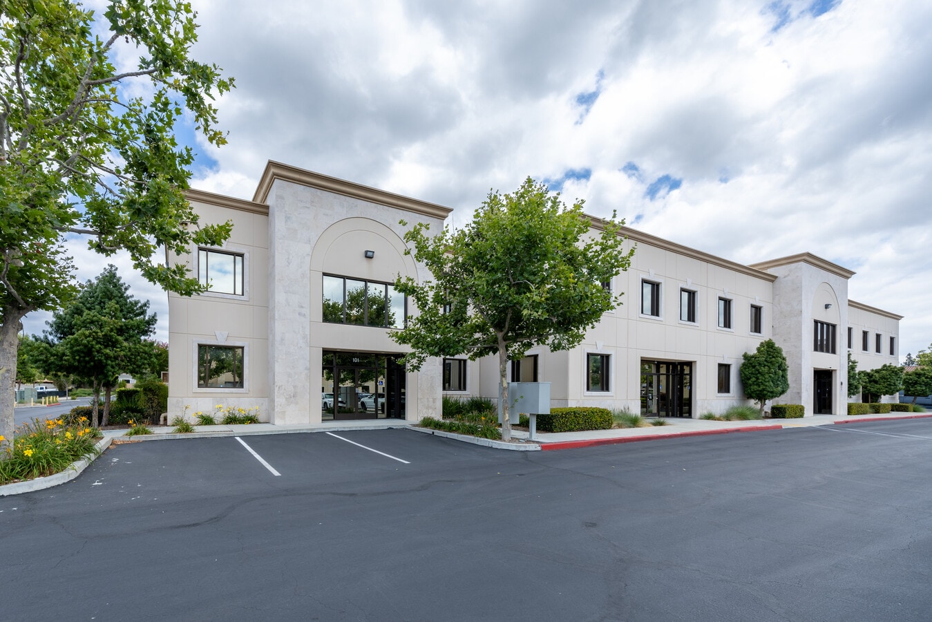 201 N Corona Ave, Ontario, CA 91764 - Unit 101 - - Interior Photo - Image 1 of 15