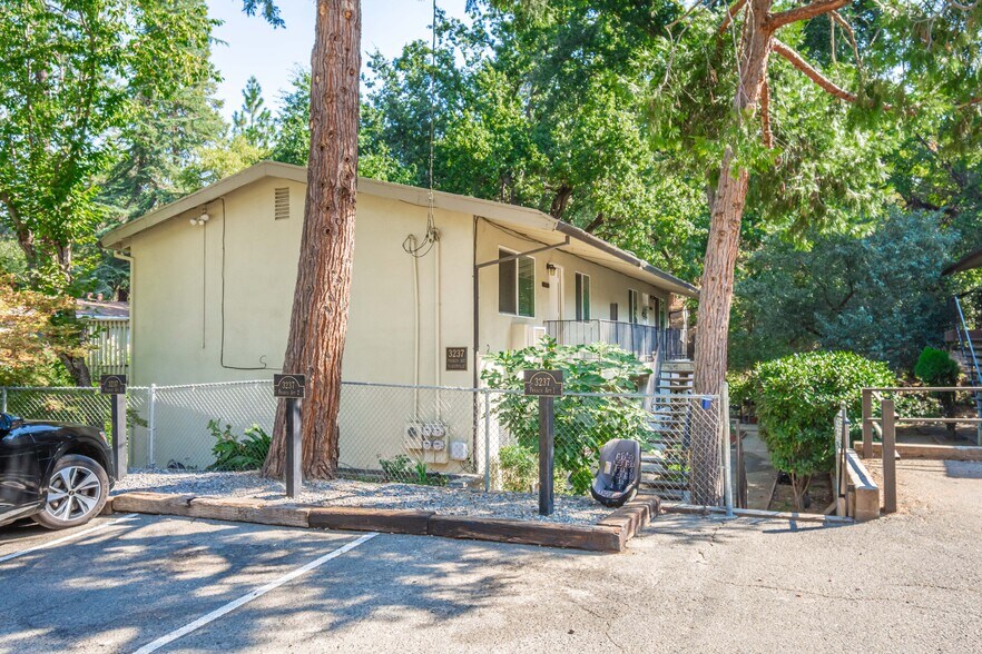 3237 Francis Ave, Placerville, CA à vendre - Photo du bâtiment - Image 3 de 21