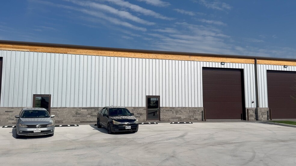 1055 FM 2623, Seguin, TX à louer - Vidéo sur l’inscription commerciale - Image 3 de 18