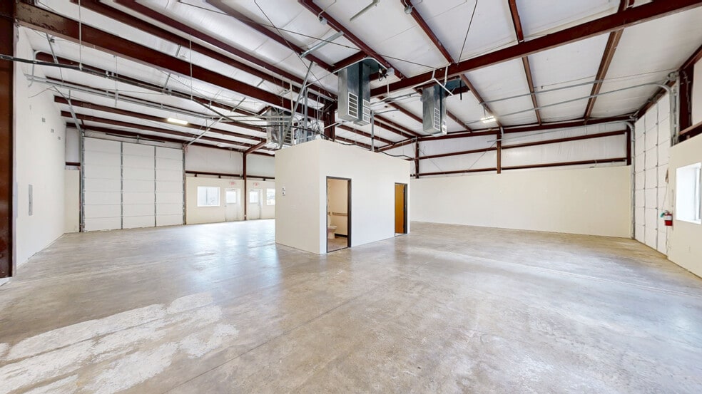 14060 S Peoria Ave, Glenpool, OK for lease - Matterport 3D Scan - Image 2 of 15