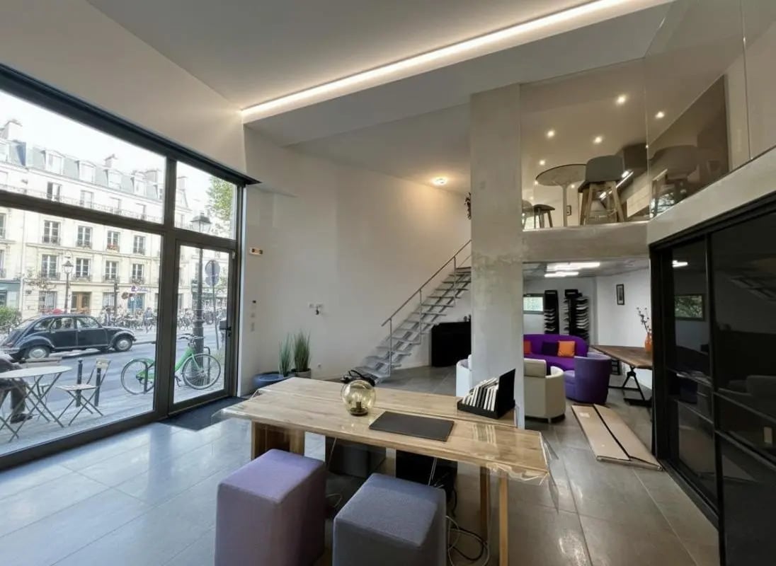 Office in Paris for sale Building Photo- Image 1 of 6