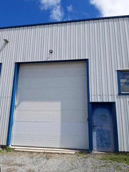 Industrial in Fareins for lease - Building Photo - Image 3 of 3