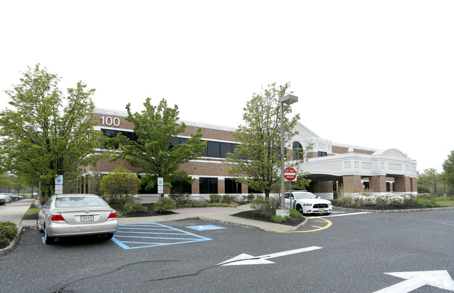 100 Commons Way, Holmdel, NJ for lease - Building Photo - Image 2 of 13