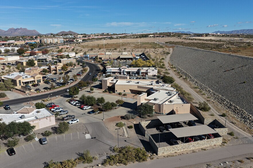 1140 Commerce Dr, Las Cruces, NM à louer - Photo du bâtiment - Image 2 de 16