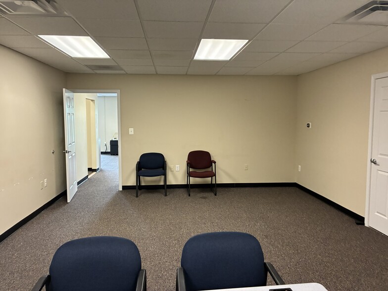 408 Swedesboro Rd, Mullica Hill, NJ for lease - Interior Photo - Image 3 of 10