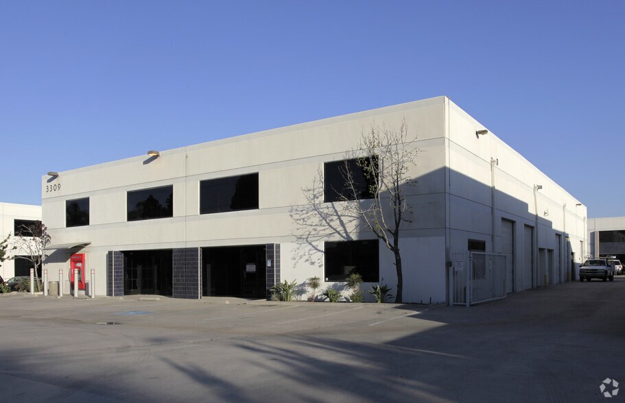 3309 Miraloma Ave, Anaheim, CA à louer - Photo du bâtiment - Image 2 de 2
