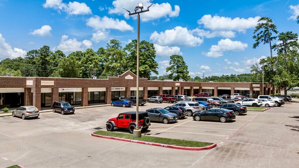 521 Interstate 45 S, Huntsville, TX à louer - Photo du bâtiment - Image 3 de 4