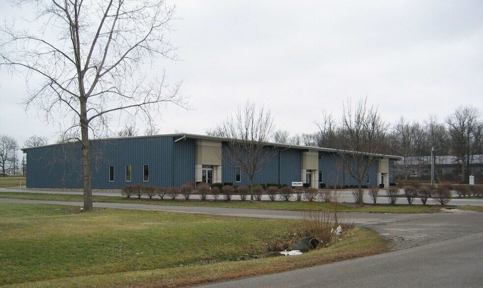 4111 Engleton Dr, Fort Wayne, IN for lease - Primary Photo - Image 1 of 3