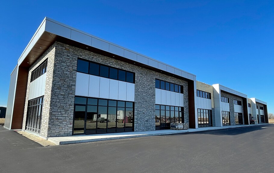 4945 Portage Av, Headingley, MB for sale Building Photo- Image 1 of 1