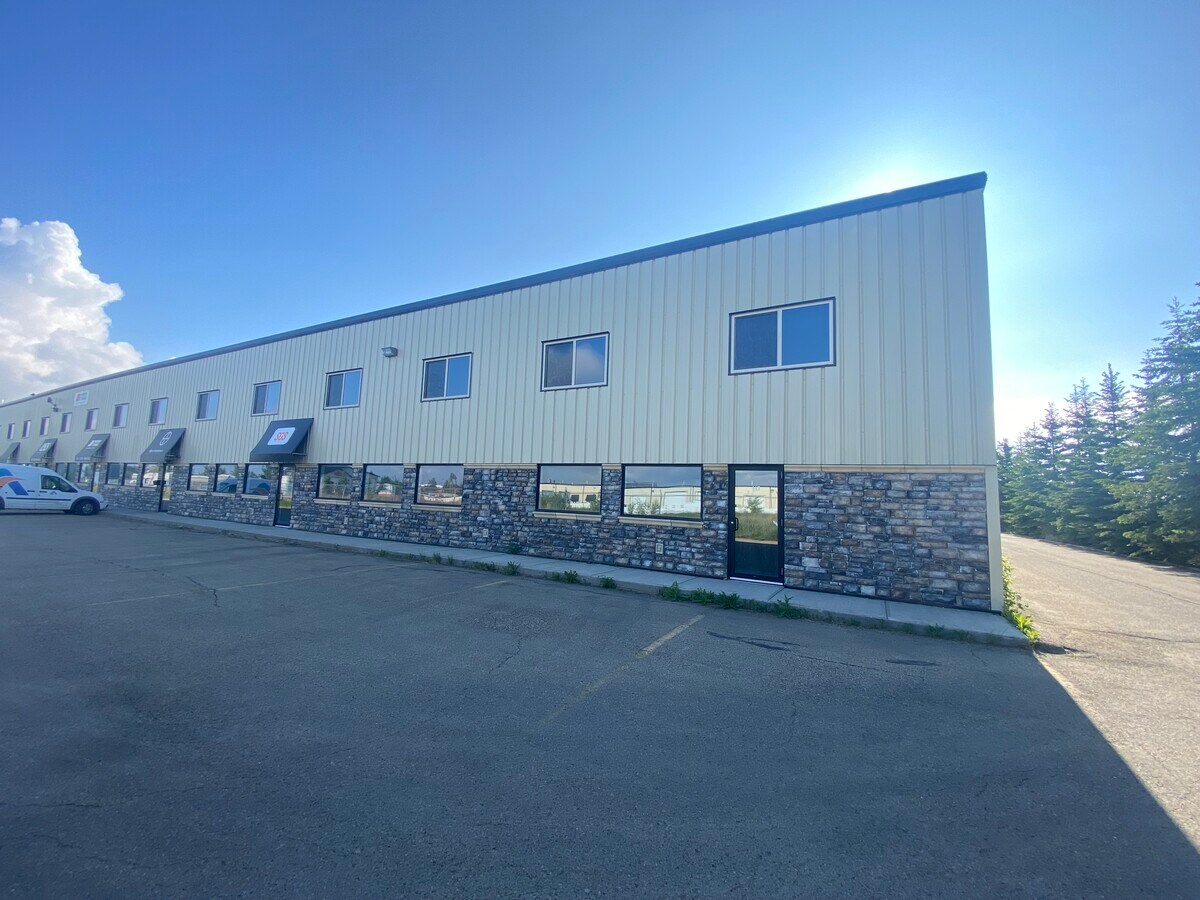 11129 83rd Ave, Fort Saskatchewan, AB T8L 3T9 - Unit 117 - - Interior Photo - Image 1 of 4