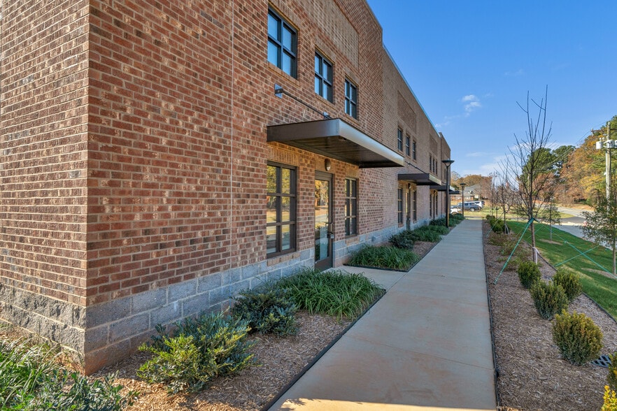 224 Unionville Indian Trail rd, Indian Trail, NC for lease - Building Photo - Image 3 of 12