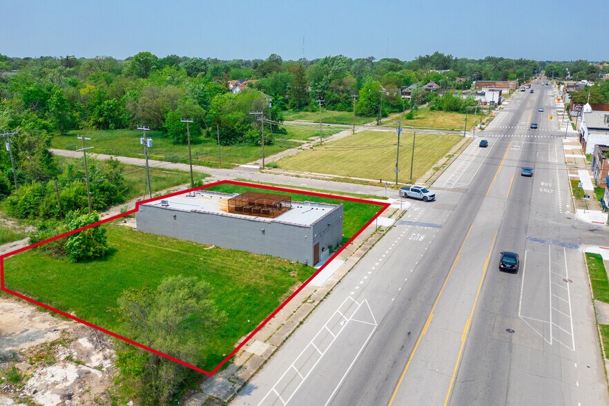 16445 Hamilton Ave, Highland Park, MI à vendre - Photo du bâtiment - Image 2 de 6