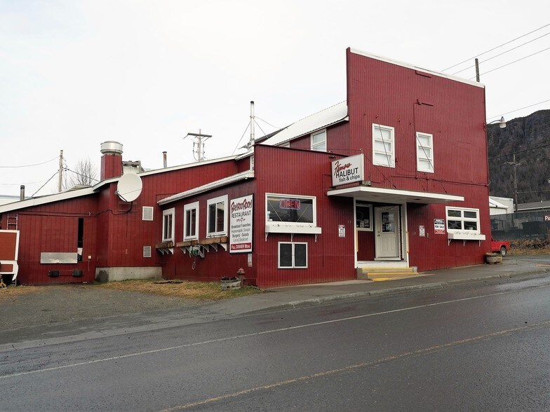 11-15 2nd Ave, Haines, AK à vendre - Photo du bâtiment - Image 1 de 6