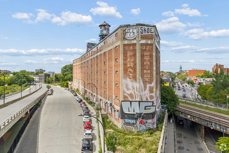 1 Av Van Horne, Montréal, QC à louer - Photo du bâtiment - Image 2 de 3