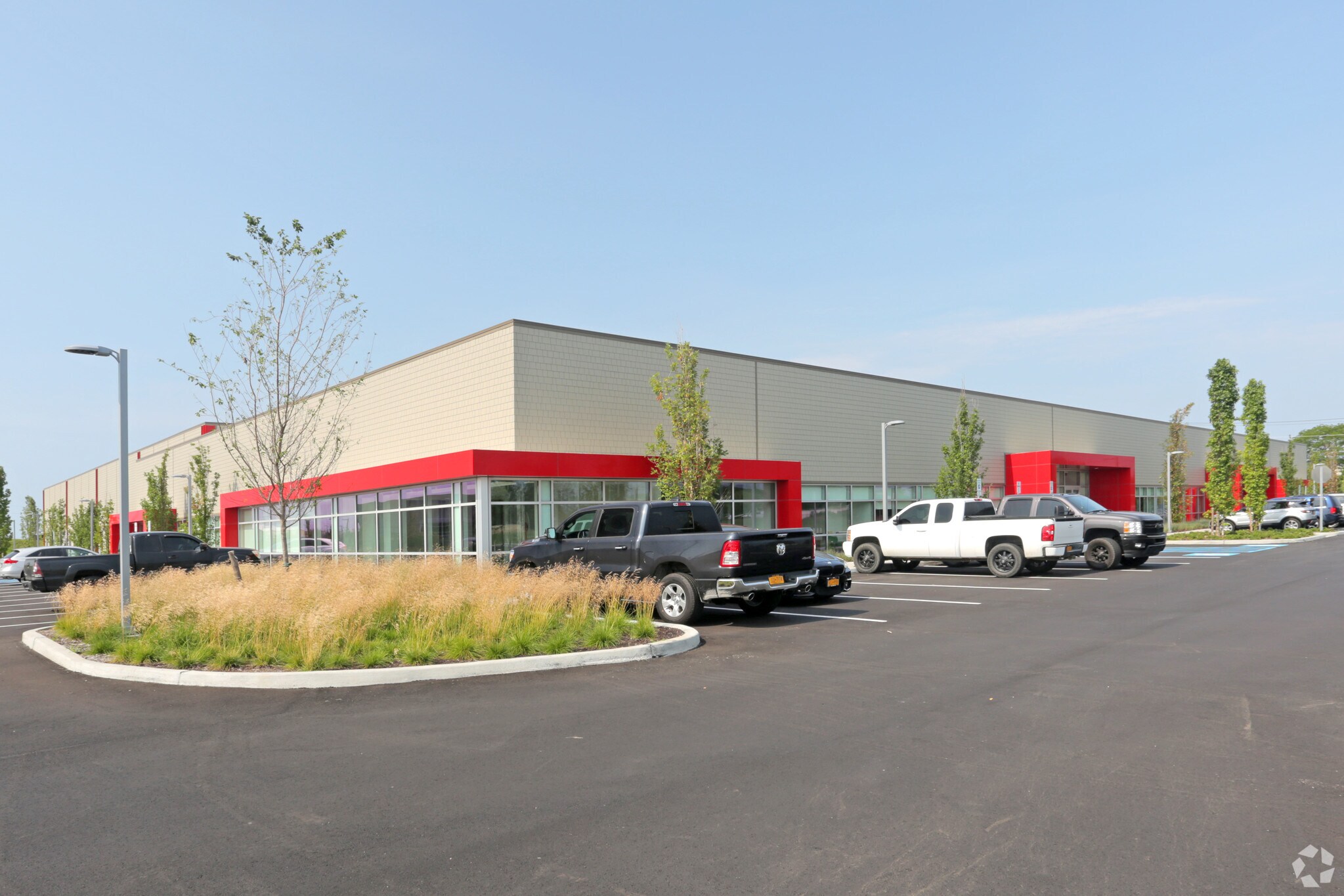 215 Rogers Way, Westhampton Beach, NY à louer Photo principale- Image 1 de 4