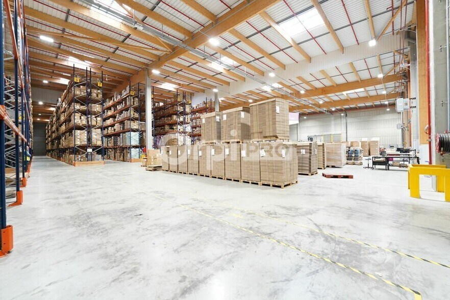 1 Bis Rue Le Chatelier, Vaulx-Milieu for lease - Building Photo - Image 2 of 12