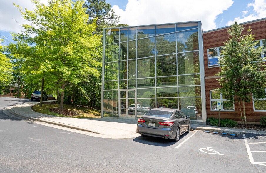 141 Providence Rd, Chapel Hill, NC à vendre - Photo du bâtiment - Image 3 de 11