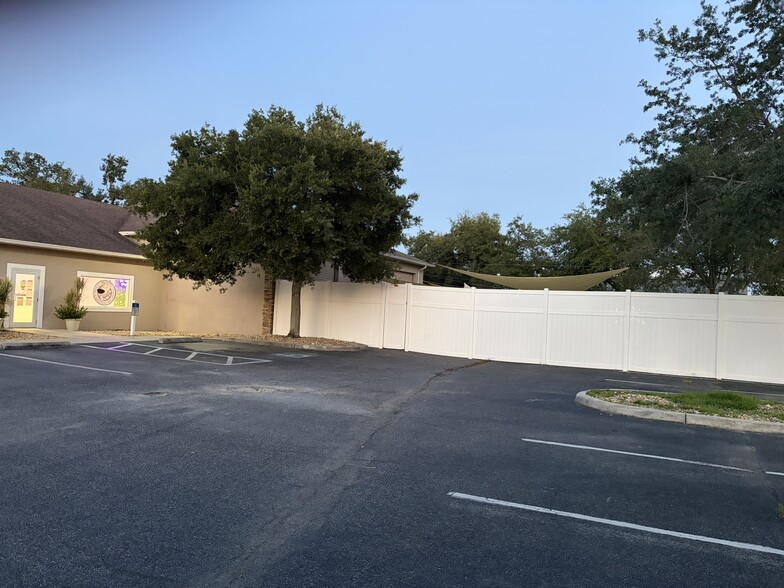 718 60th Street Ct E, Bradenton, FL for sale - Building Photo - Image 3 of 14