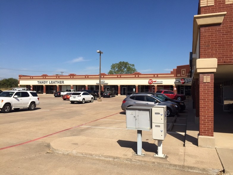 6900 Denton Hwy, Watauga, TX for lease - Building Photo - Image 2 of 6