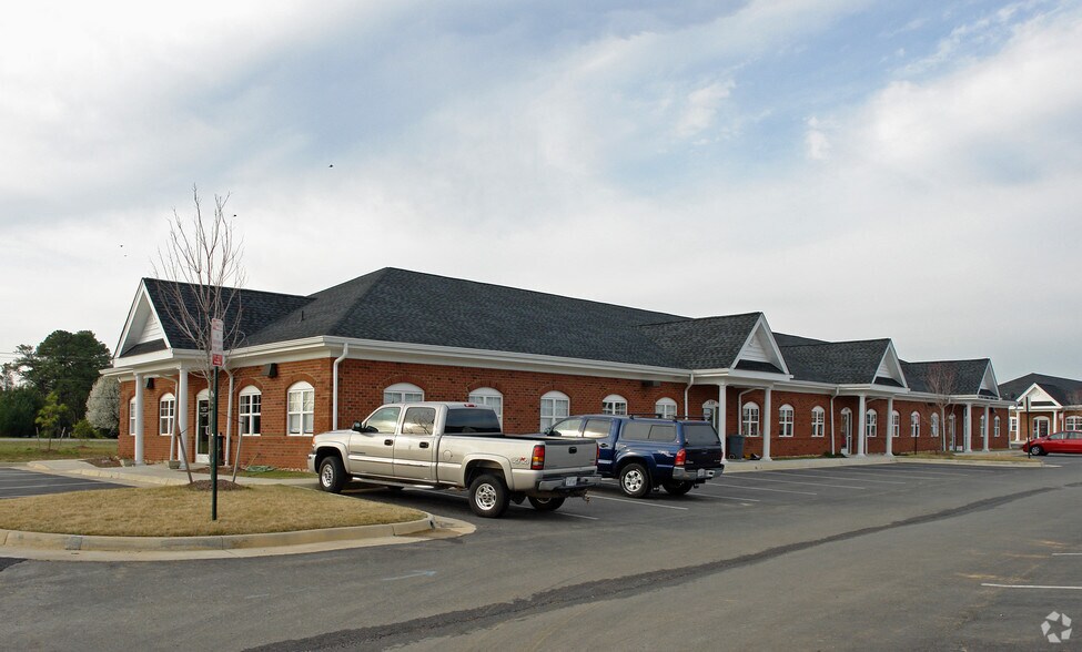7489 Right Flank Rd, Mechanicsville, VA à vendre - Photo du bâtiment - Image 3 de 5