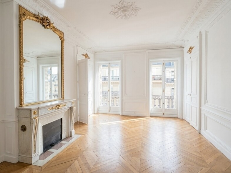 Office in Paris for lease - Building Photo - Image 3 of 12