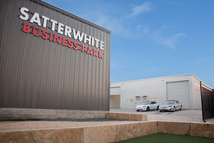 1220 Satterwhite Rd, Buda, TX à louer - Photo du bâtiment - Image 1 de 13