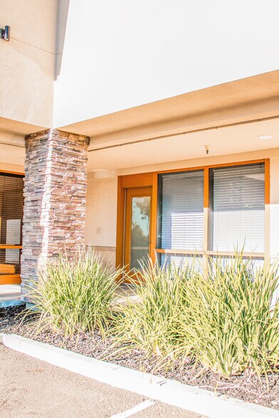 2750 N Texas St, Fairfield, CA à louer - Photo du bâtiment - Image 3 de 9