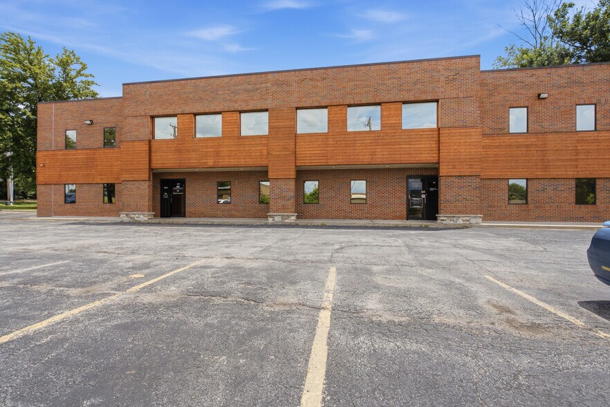 401 SW Ward Rd, Lee's Summit, MO à louer - Photo du bâtiment - Image 2 de 13
