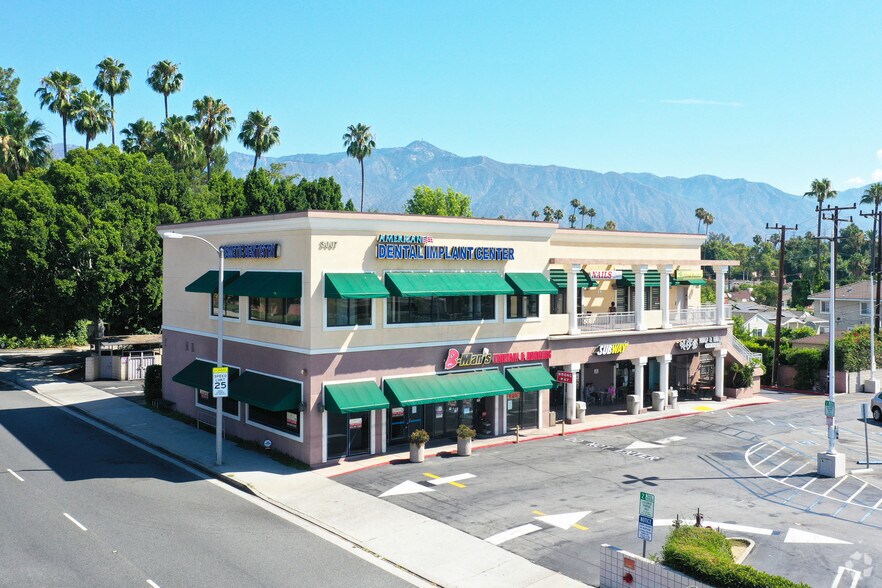 3007 Huntington Dr, Pasadena, CA à louer - Photo principale - Image 1 de 2