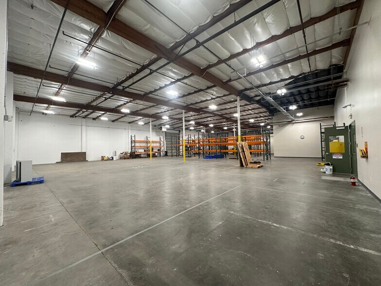 2049 W Steele Ln, Santa Rosa, CA à vendre - Photo du bâtiment - Image 1 de 40
