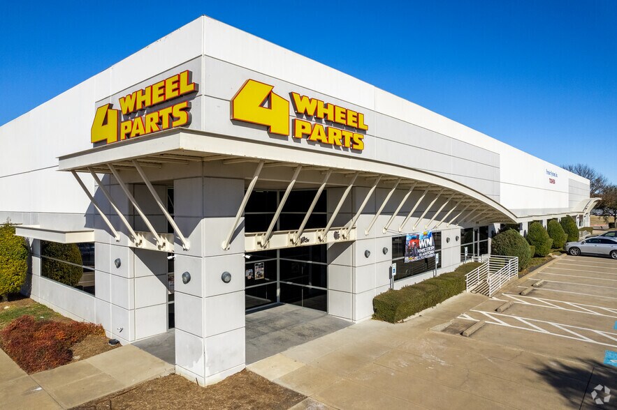 3001 E Plano Pky, Plano, TX à louer - Photo du bâtiment - Image 3 de 5