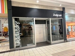 Grosvenor Centre, Macclesfield à louer Photo intérieure- Image 1 de 19