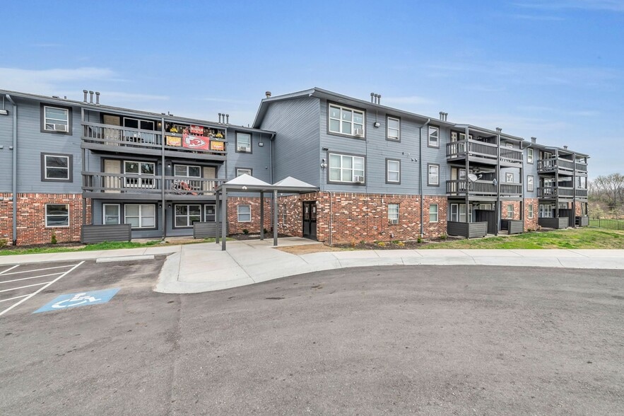 1500 E 29th St, Kansas City, MO for sale - Building Photo - Image 1 of 8