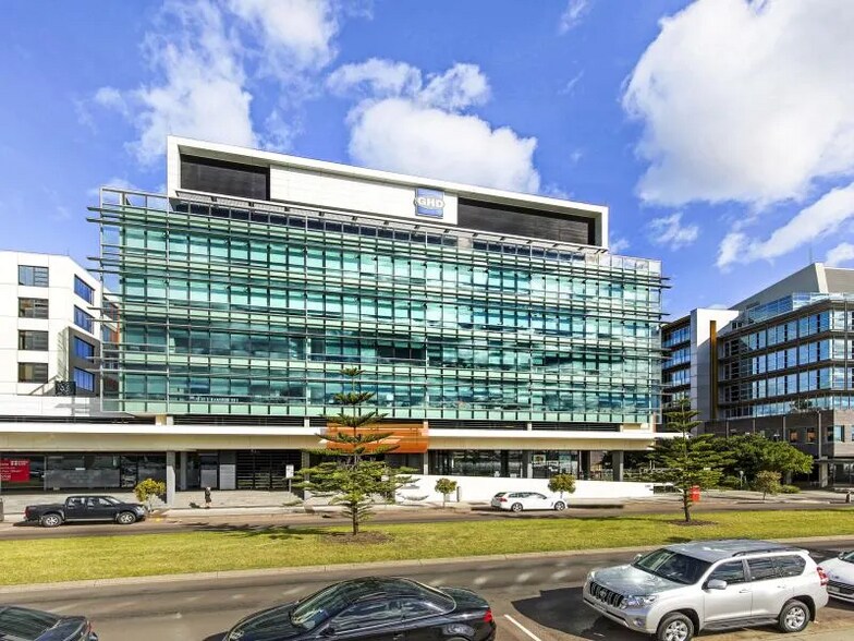 24 Honeysuckle Dr, Newcastle à louer - Photo du bâtiment - Image 2 de 2