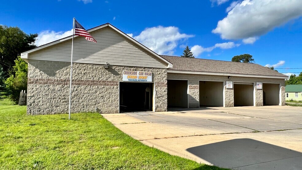 506 W 7th St, Evart, MI à vendre - Photo du bâtiment - Image 3 de 19