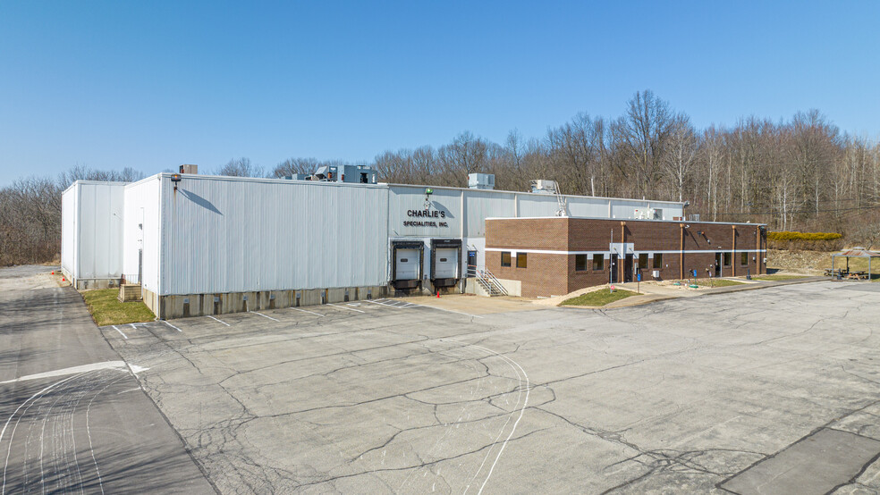 2500 Freedland Rd, Hermitage, PA for sale - Building Photo - Image 2 of 27