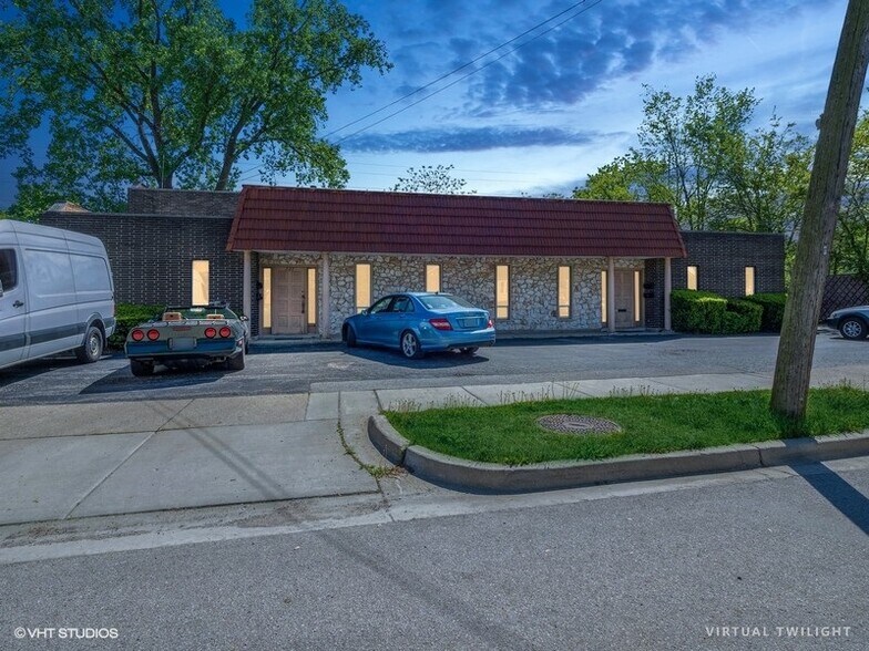 717-727 1st Ave, Des Plaines, IL à vendre - Photo du bâtiment - Image 2 de 13