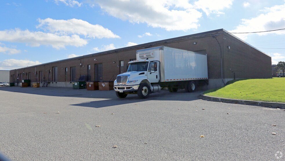 4-18 Denison St, Markham, ON for lease - Building Photo - Image 3 of 7
