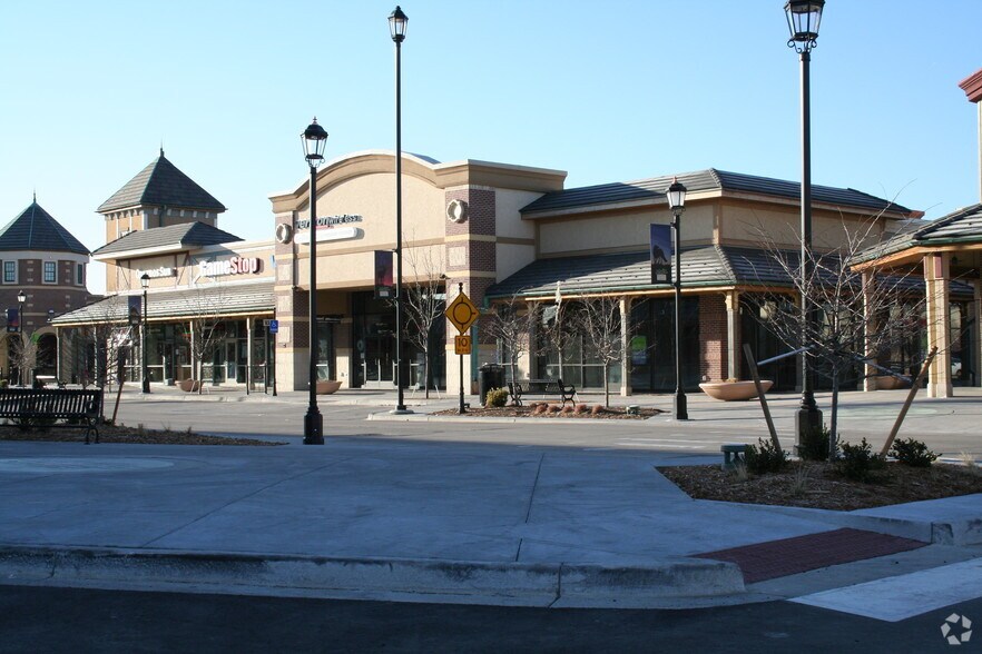 10443 Town Center Dr, Westminster, CO for lease - Building Photo - Image 3 of 6