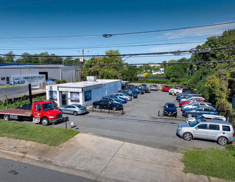 2619 Sharon Amity Rd, Charlotte, NC for sale - Building Photo - Image 1 of 7