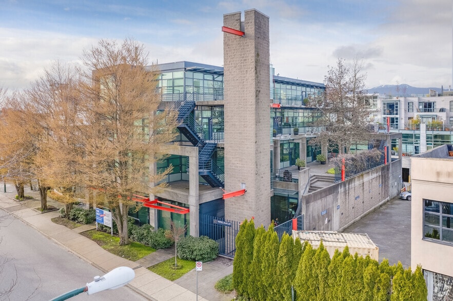 1639 W 2nd Ave, Vancouver, BC for lease - Primary Photo - Image 1 of 6